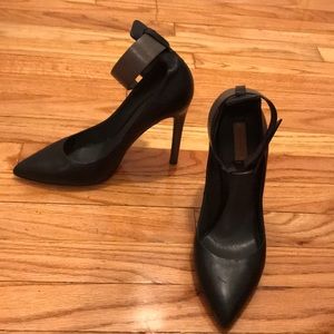 ✨Reed Krakoff black heels✨